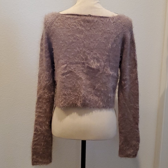 2B Bebe Mauve crop sweater - Picture 2 of 2